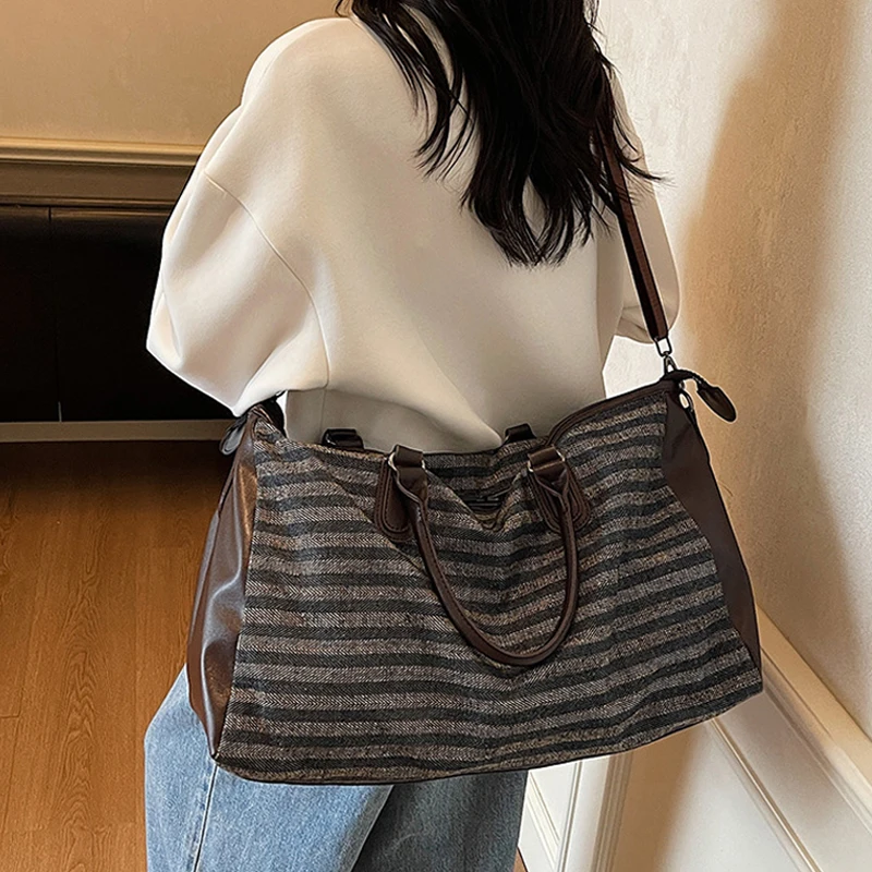 

Retro Travel Luggage Bag Women's Large Capacity Duffel Bag Weekend Shopping Commuting Camping Trip Portable Carry On Tote Pack