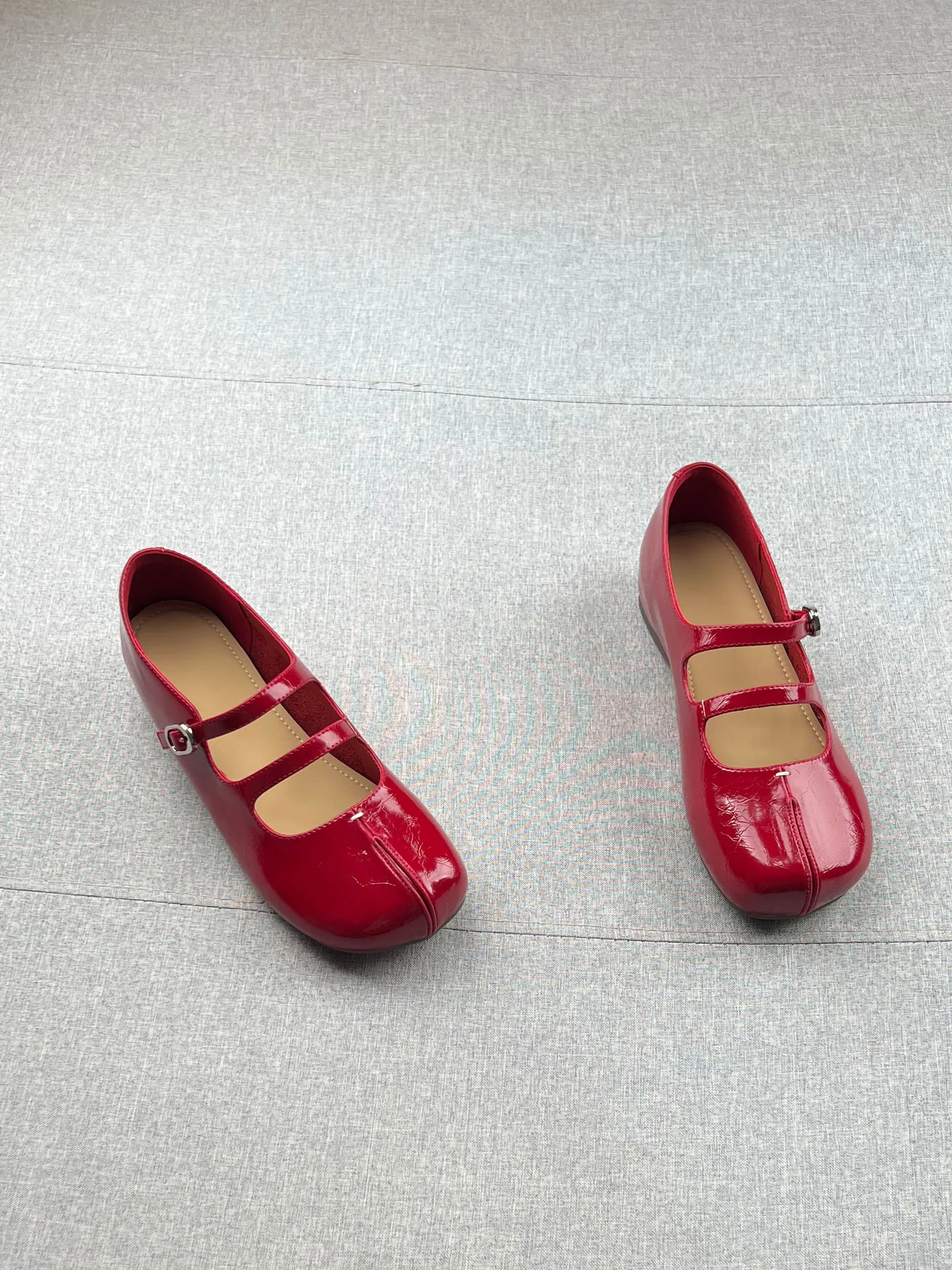 zapatos-planos-mary-jane-elevated-mango-head-estilo-ballet-casual-con-separacion-de-dedos-simulada-y-cierre-de-una-sola-tira-comodos-para-el-dia-a-dia