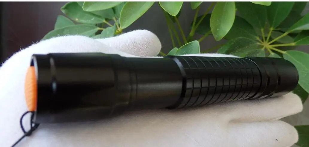 

60825-1 Hot laser pointer green red 532nm 650nm Adjustable Focus Lazer torch Training Torch Pet Cat Tickle Toy Flashlight