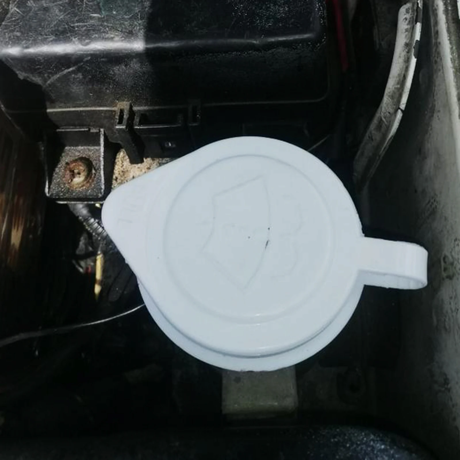 Tapa de botella de tanque de líquido limpiaparabrisas, cubierta de depósito, cubierta de boquilla para Mitsubishi Pajero V31 V32 V33 V43 Fieldmaster