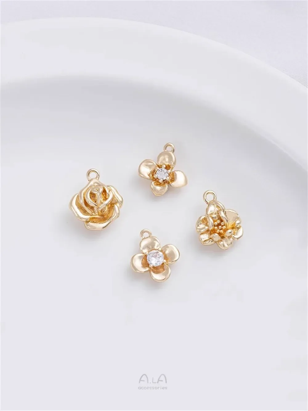 14K Gold-wrapped Rose Pendant Bud Flower Pendant Diy Bracelet Earrings Jewelry Charms Pendant K557