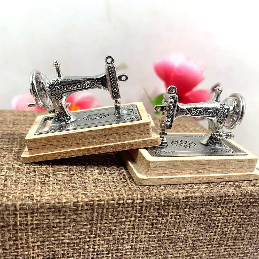 Miniature Sewing Machine Wooden Decorative Craft Mini House Decoration Living Atmosphere Accessory Home Desktop Ornament