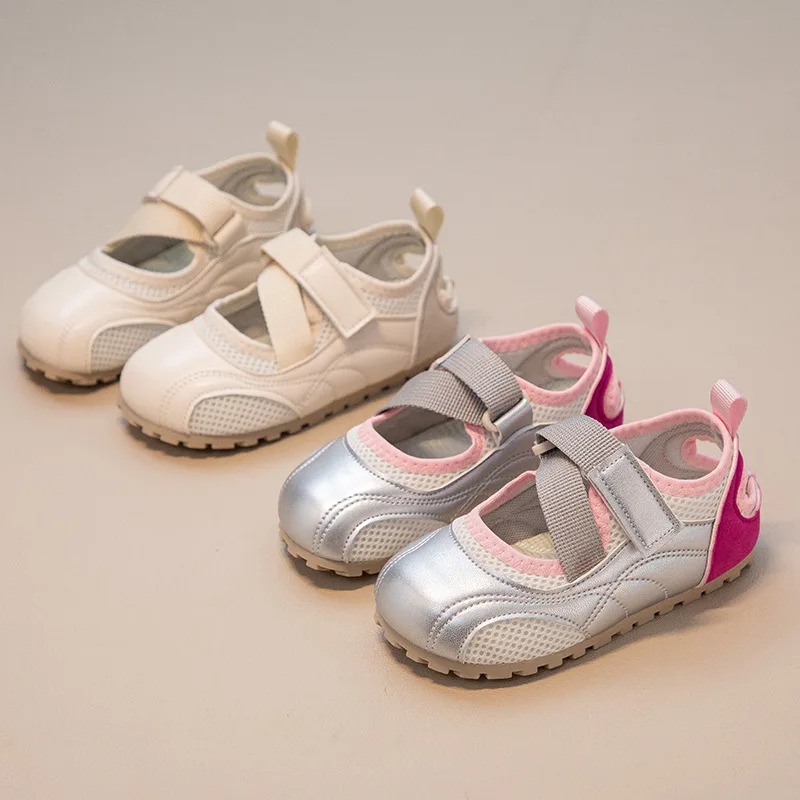 

Детские летние новые мягкие модные дышащие кроссовки на толстой подошве, Лидер продаж для детей, повседневная модель, школьная спортивная обувь для встреч, вулканизированная обувь