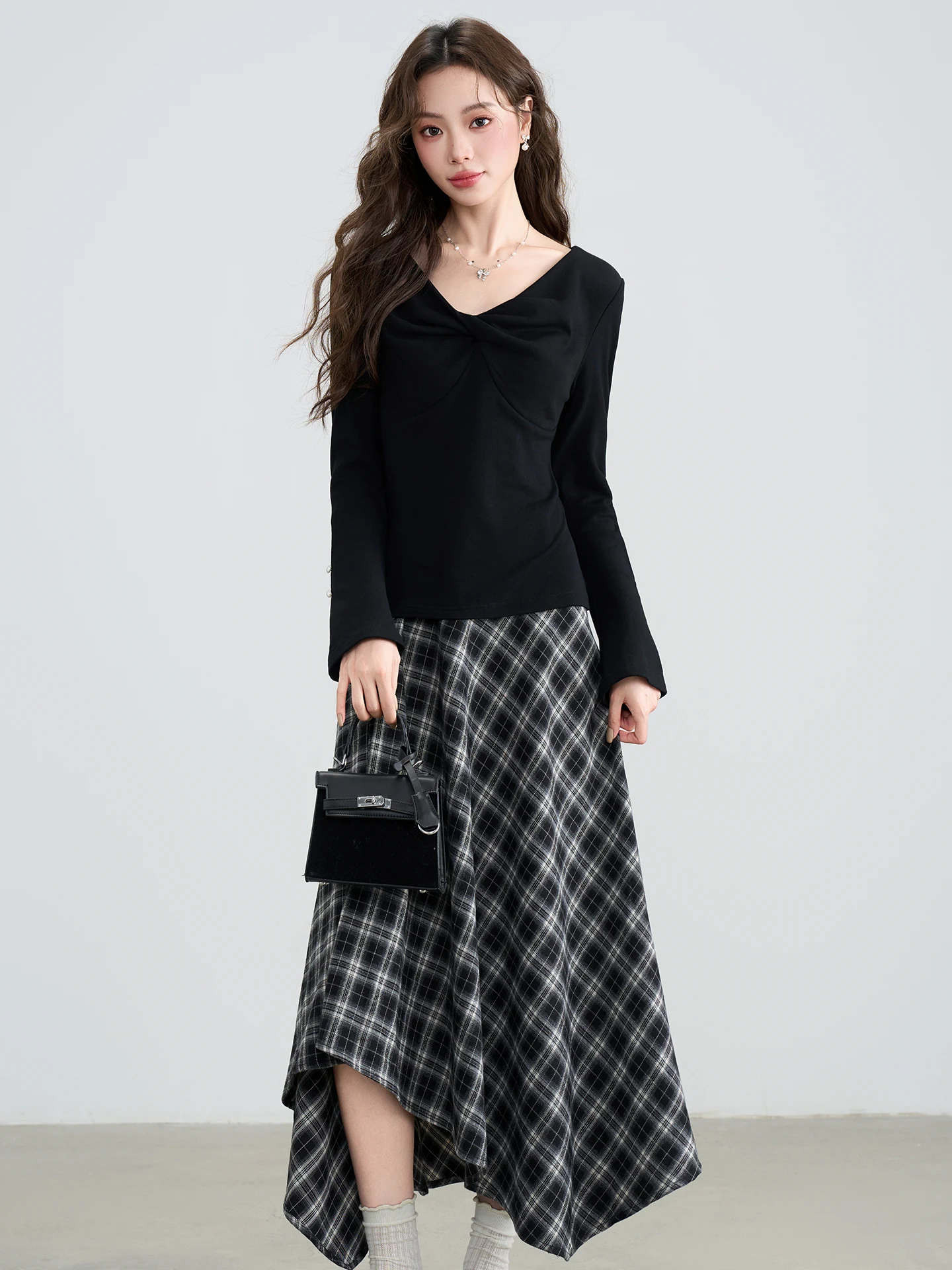 

Chic Black Top And Skirt Set Korean Style Spring Fashion Tasteful Two-Piece Outfit High Waist Plaid Skirt Long Sleeve V-...