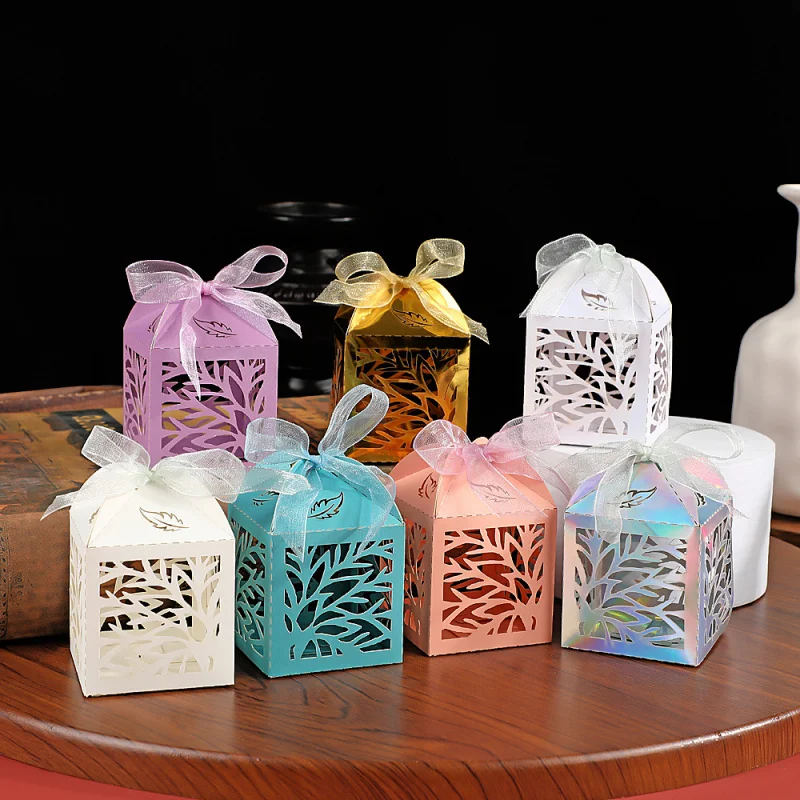 

50pcs European Wedding Candy Box Holiday Party Leaves Hollow out Packaging Boxes Bag Gift Paper Case