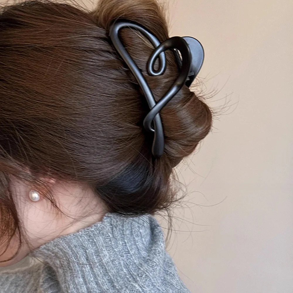 Garras plásticas do cabelo do coração grande para mulheres e meninas, suporte do rabo de cavalo, braçadeira do caranguejo, presilhas, grampos,