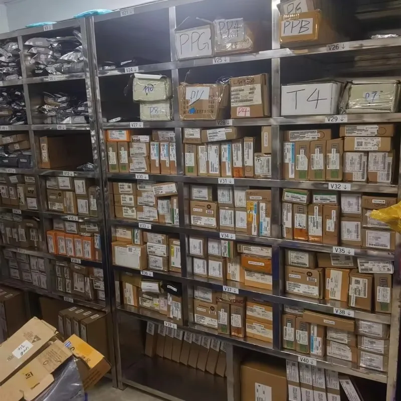 10/50 قطعة 100% جديد BTA204S-800E BTA204S-800 204S8E TO-252 شرائح