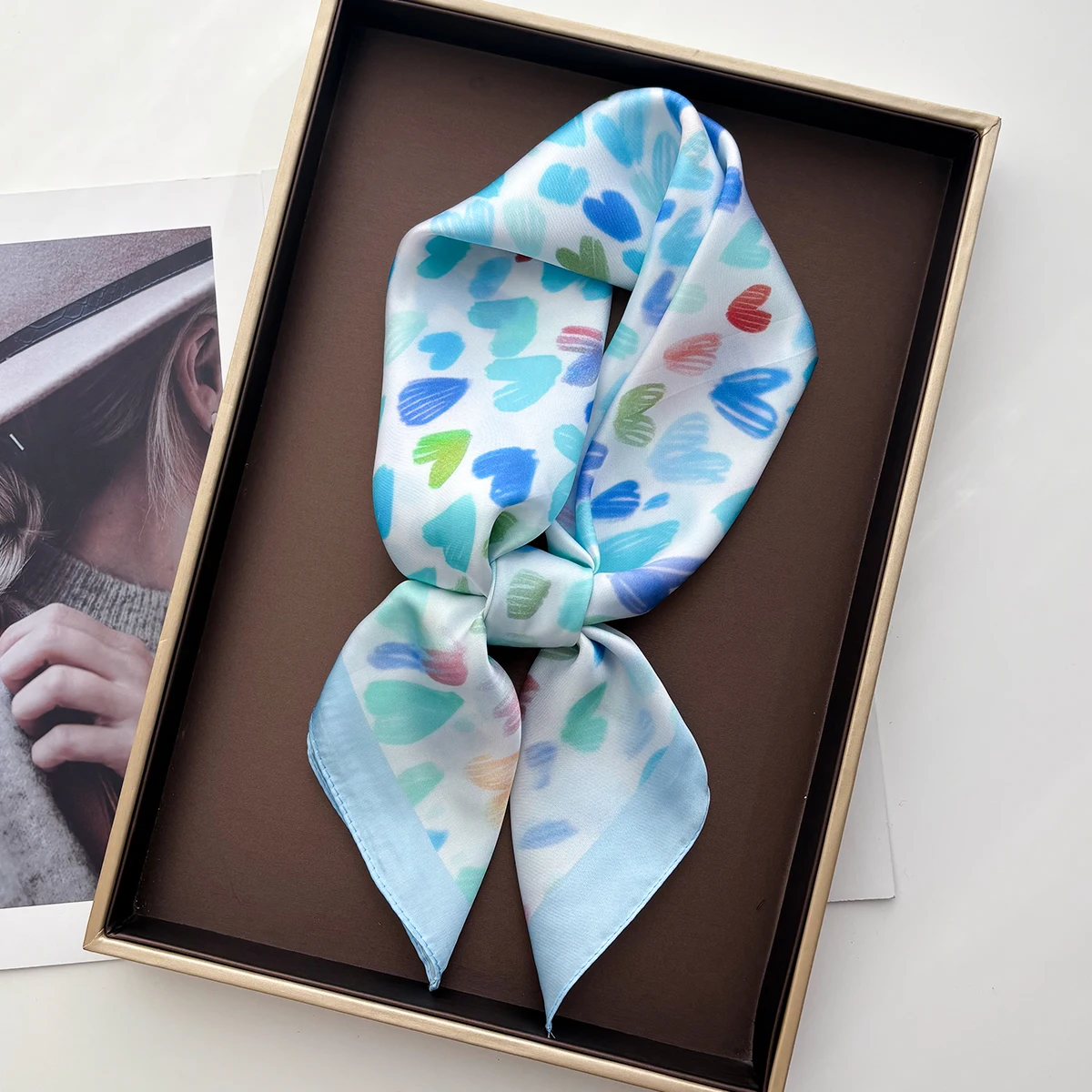 Luxuriöser quadratischer Schal für Frauen, niedliches Damen-Hijab-Halstuch, weicher Fleck, Imitationsseidenschals, eleganter Schal für den täglichen Gebrauch – Detail 8