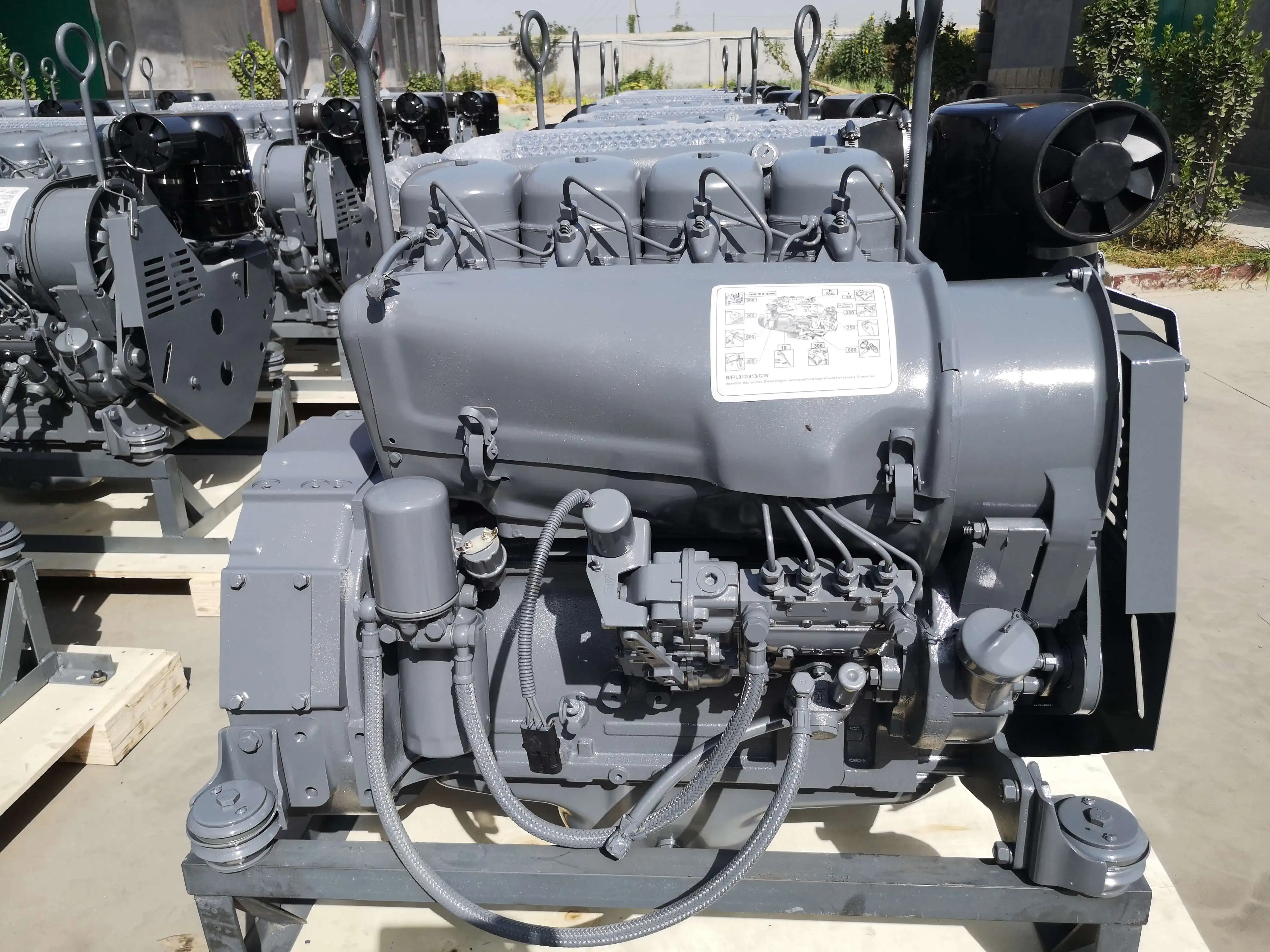 Air Cooled 4 Cylinder 4 Stroke F4L912 Machinery Diesel Engines For Deutz 912 Engine Assembly