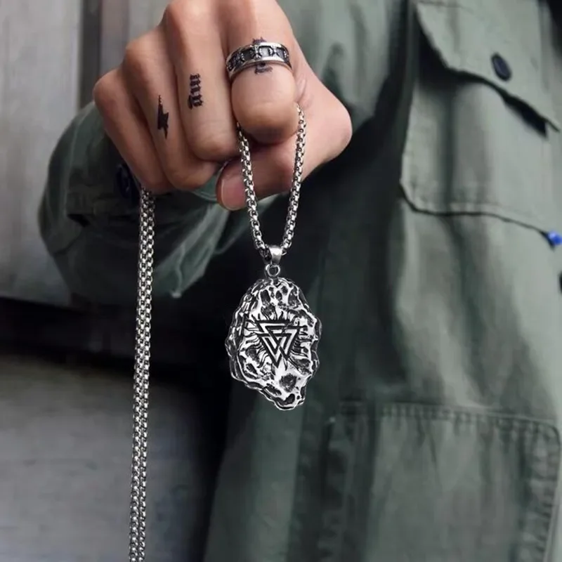 Yungqi Vintage Nordic Viking Amulet Necklace Punk Charm Trinity Knot Totem Pendant Necklace Pagan Runes Choker Jewelry for Men