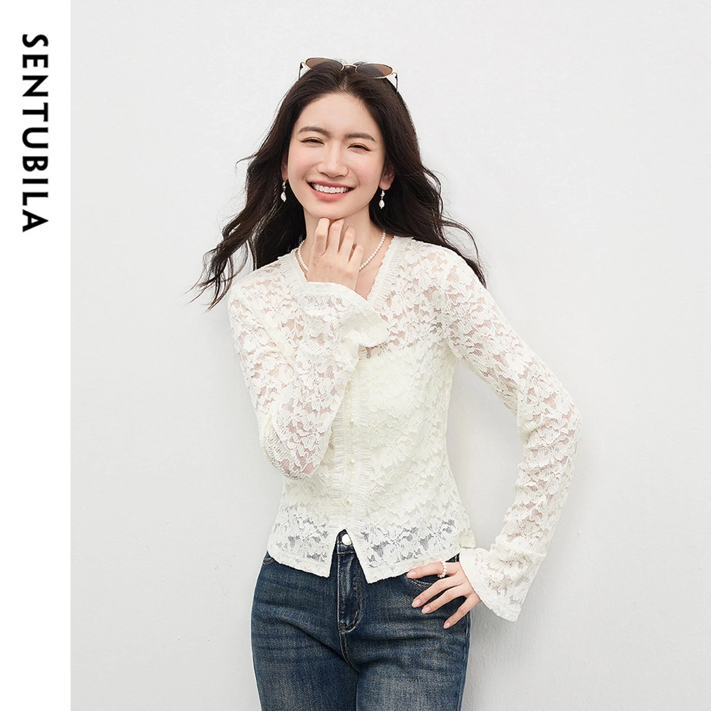 

SENTUBILA Women's Shirt 2026 Elegant Flare Sleeve Pearl Buckle Decor V Neck Jacquard Lace Shirt Spring Office Lady Top Q61SA5701