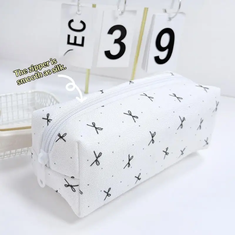 Stifteetui mit Polka-Dot-Muster, großes Fassungsvermögen, weiche Haptik, Stifttasche, Schreibwaren-Organizer, ideal für den Schulanfang, 1 Stück. – Detail 5