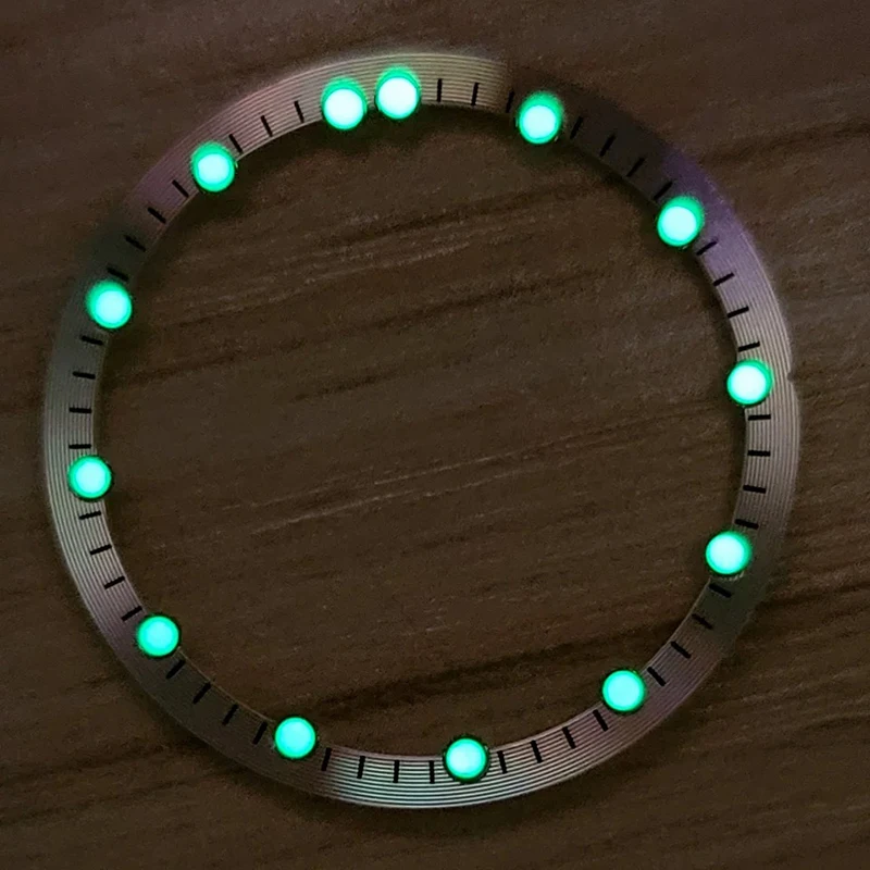 أجزاء الساعة قرص حلقي مضيء باللون الأخضر مع لوحة الظل الداخلية 24.5 ملم - 28.5 ملم متوافقة مع حركة NH70 اليابانية