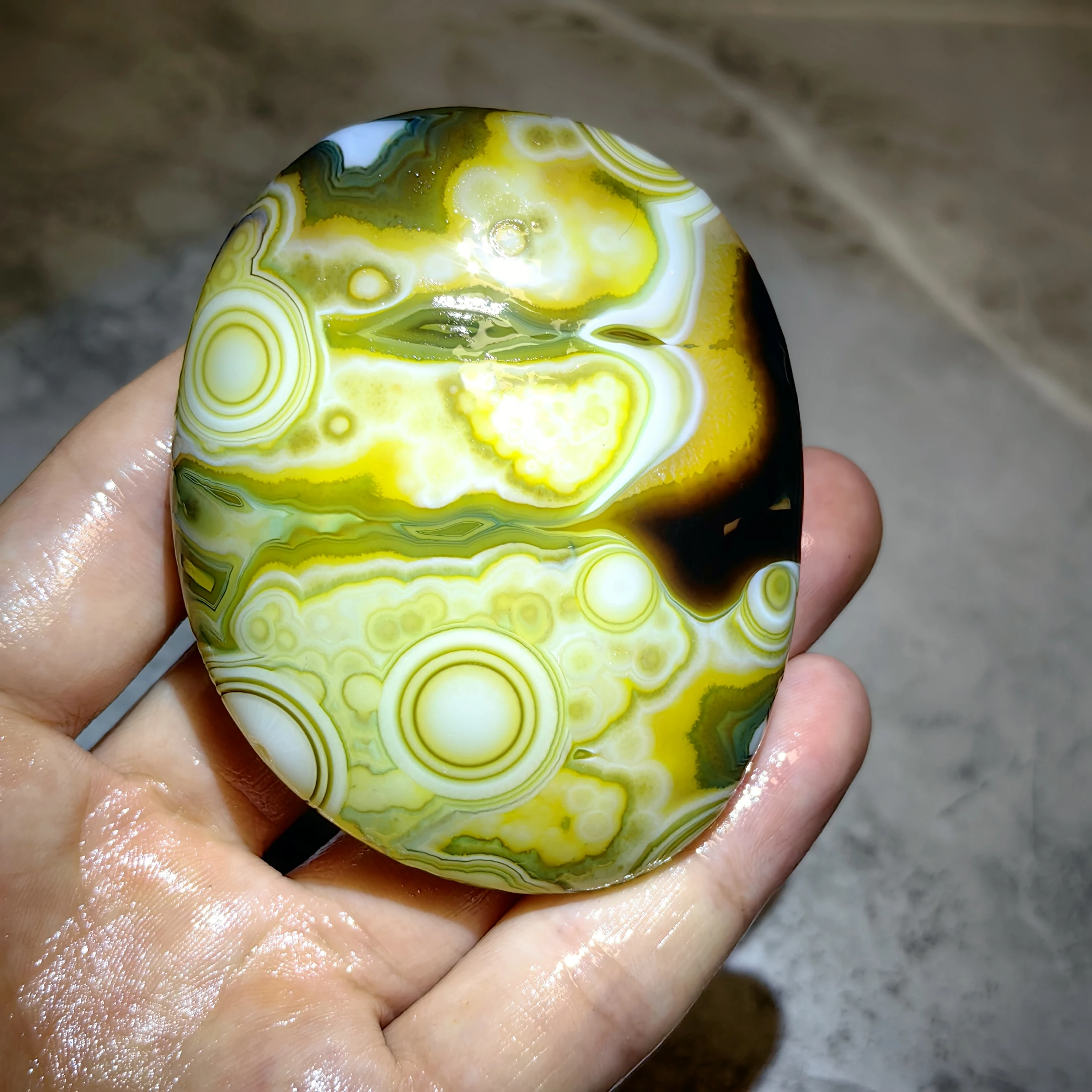 Natural Gobi Eye Agate Palm Stone, Flower Eye Silk-textured Eye Agate, Lucky Wealth Attracting Gemstone for Business & Prayer