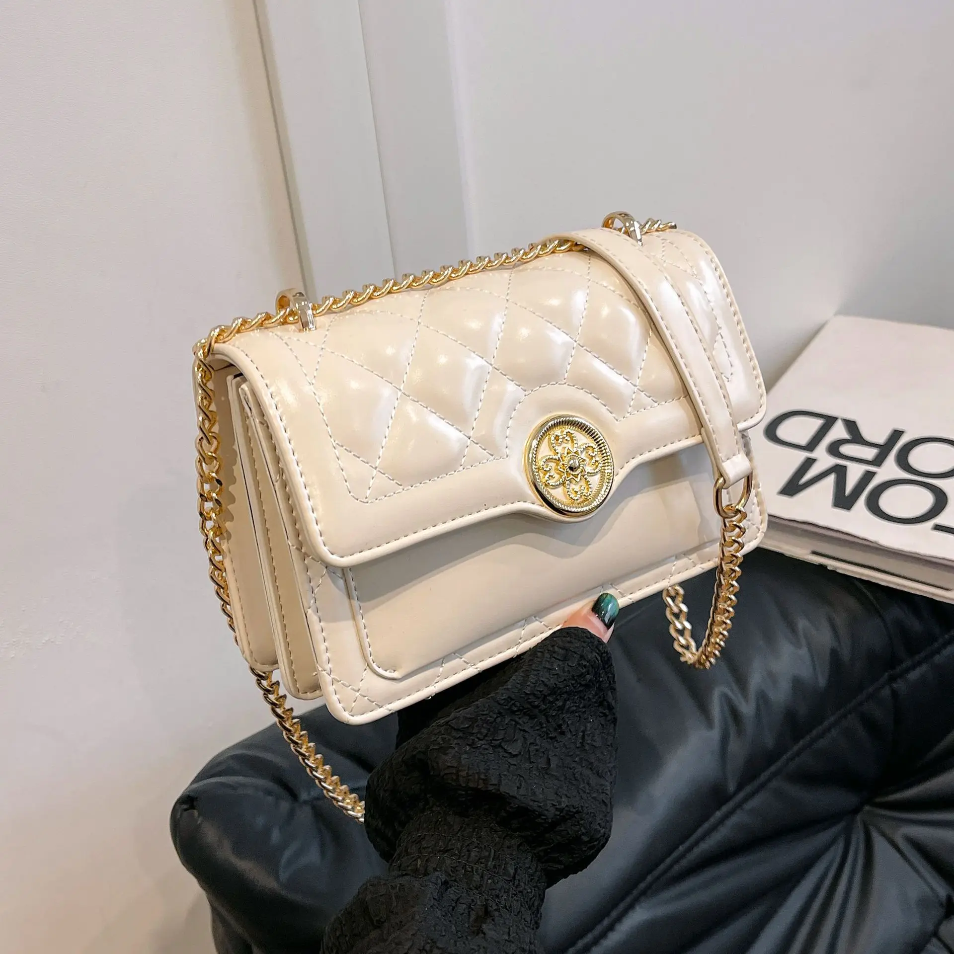 

2025 Shiny Quilted Square Bag for Women, Floral Clasp Gold Chain Strap Crossbody Purse, Chic Small Shoulder Bag for Daily Use
