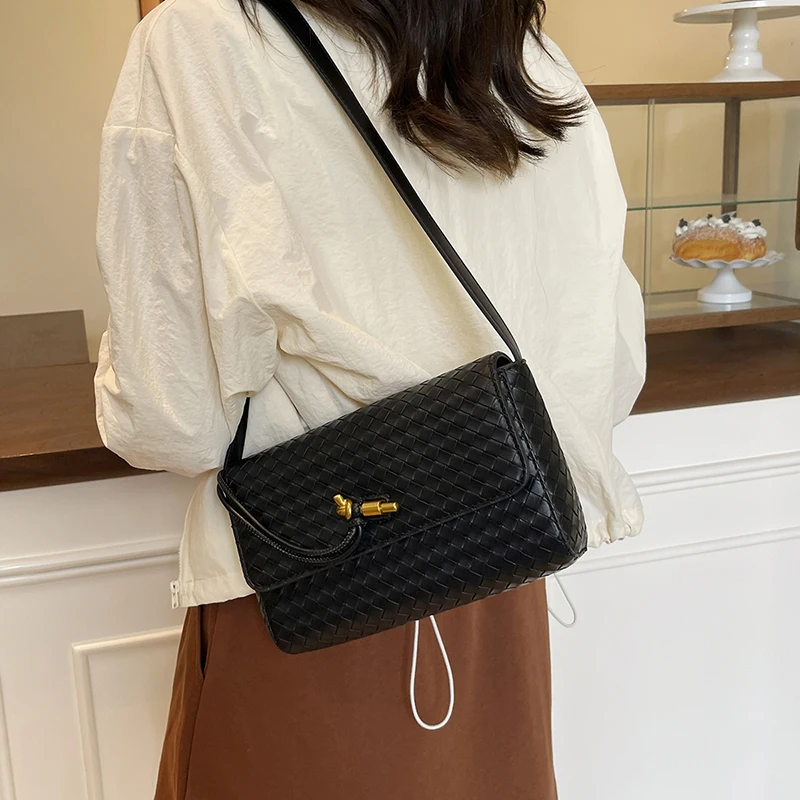 

Luxury Brand Leather Messenger Bag for Women Shoulder Crossbody Handbag By Famous Designer Classic Elegant