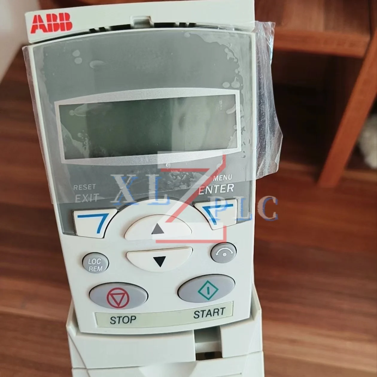 nuovo in magazzino Convertitore di frequenza ACS355-03E-04A7-2 ACS355-03E-05A6-4