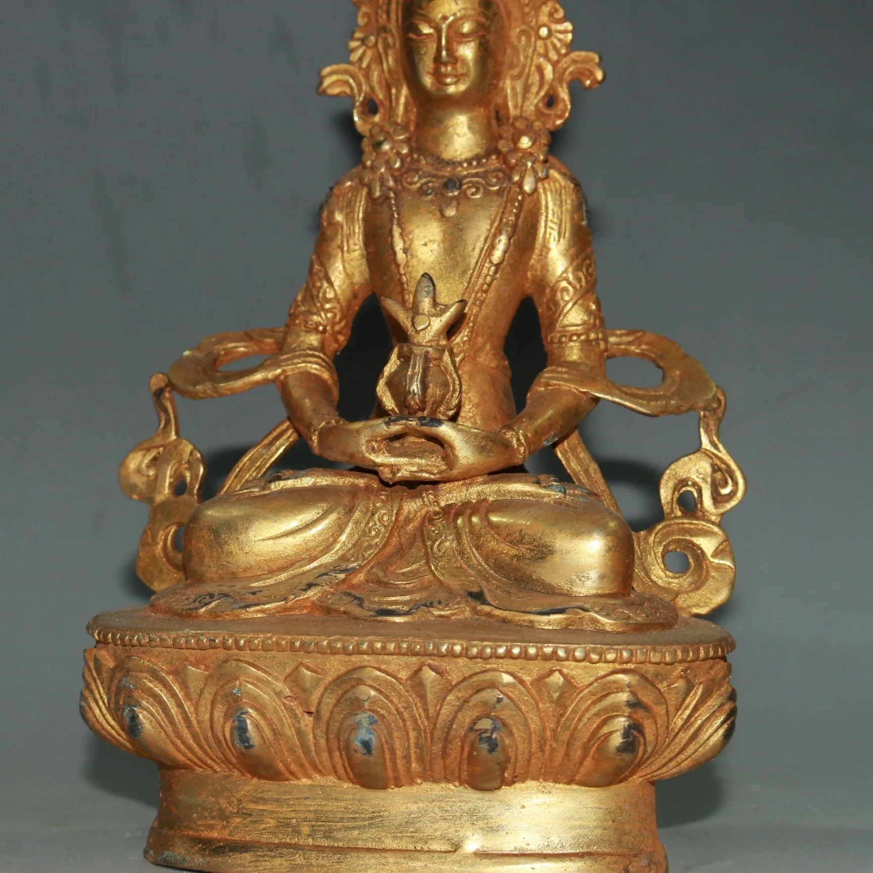 Exquisite Pure Copper Buddha Statue Ornaments With Beautiful Shapes are Home Crafts Worth Decorating and Collecting