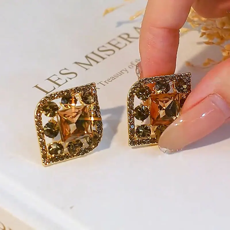 

S925 Silver Curry Crystal Exaggerated Diamond Big Earrings Light Luxury Elegant Niche Design Foreign Style Advanced Earrings