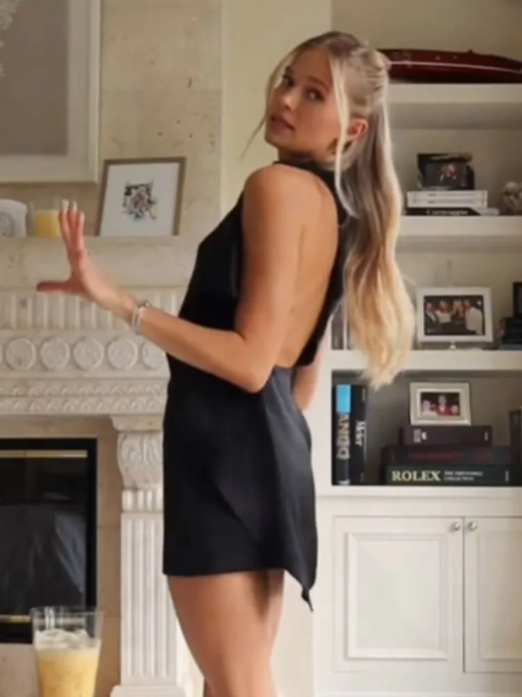 HH Women 2026 Letnia Nowa Kolekcja Asymetryczna Sukienka z Wycięciami Krótka Plisowana Sukienka Damska z Wysokim Kołnierzem Bez Rękawów Seksowna Dopasowana Sukienka