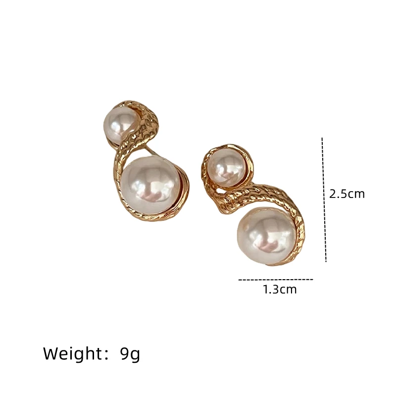 1 Pair Of Exaggerated Retro Style Long Bohemian Temperament Alloy With Imitation Pearl Combination Of Women Earrings