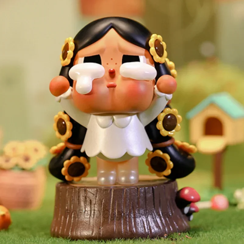 

POP MART Crybaby Jungle Adventure Crying In The Woods Series Blind Box Toys Kawaii Аниме Фигурка Сюрприз Mystery Box Doll