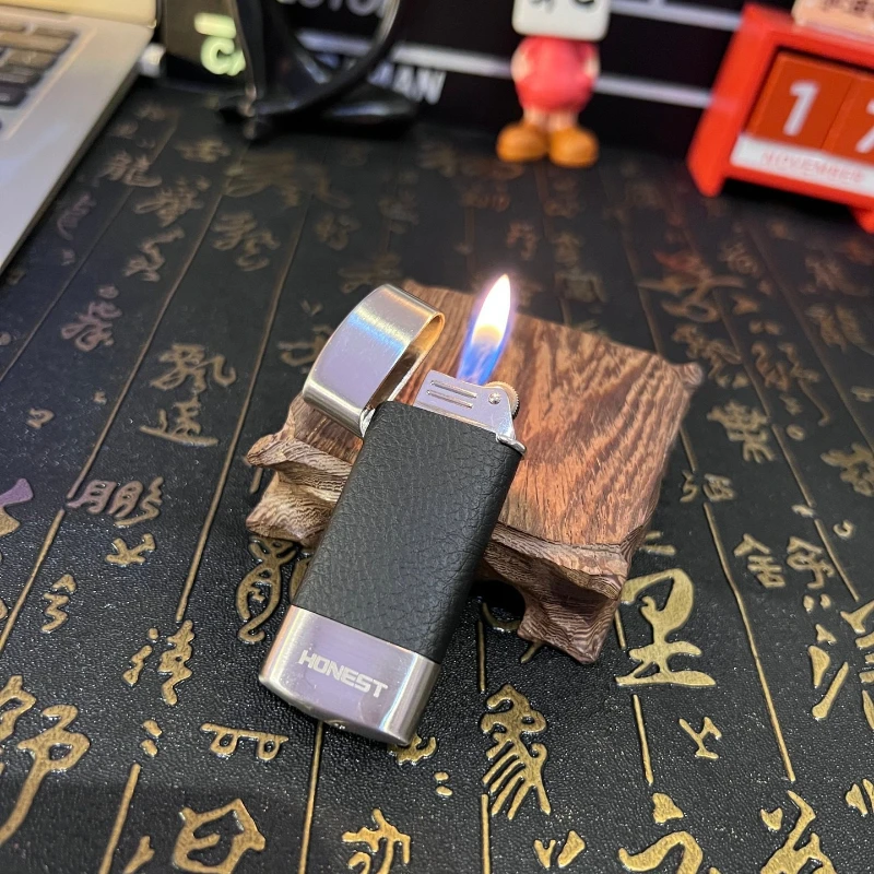 

Honest Leather Splicing Metal Gas Lighter Creative Retro Old Fashioned Grinding Wheel Ignition Open Flame Cigarette Lighting