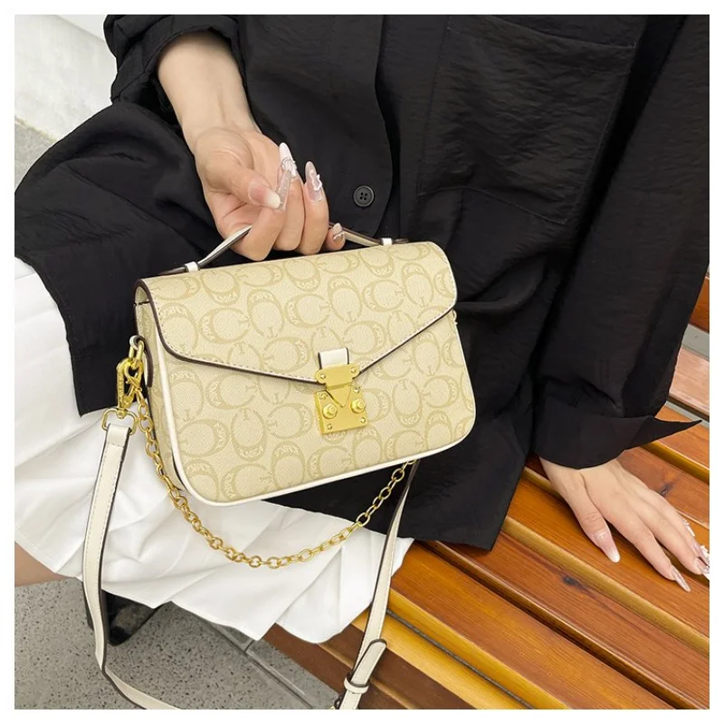 

Женская сумка из качественной кожи с популярным классическим элегантным и длинным в Париже.