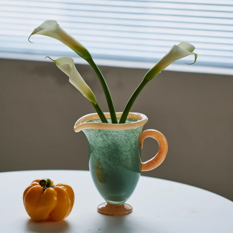 

Современная ваза для цветов для домашнего декора, стеклянная ваза-кувшин с ручкой для декора полки, зеленые стеклянные декоративные центральные элементы