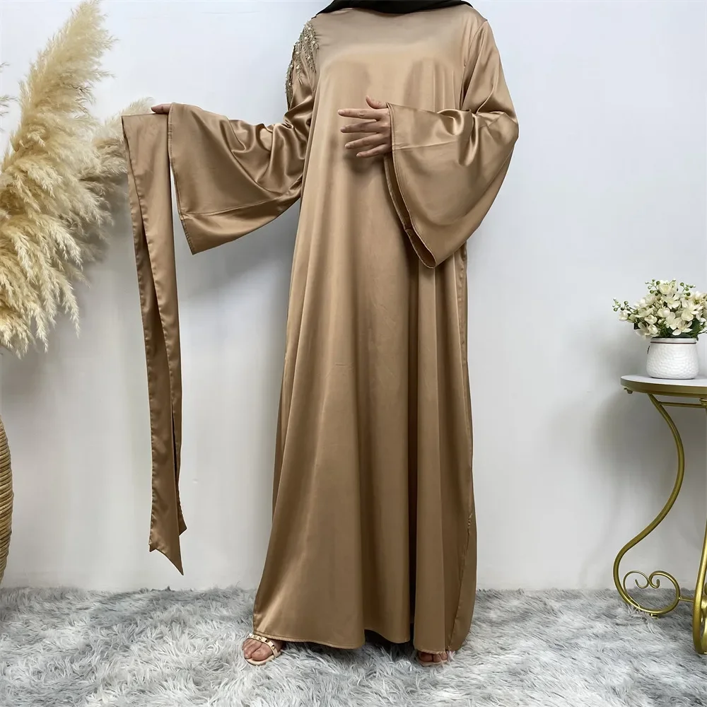 Muslim Dress Women Pearl Long Sleeved Middle Eastern Fashion Dress Dubai Islamic African Abaya Muslim Print Satin Lace-up Dress