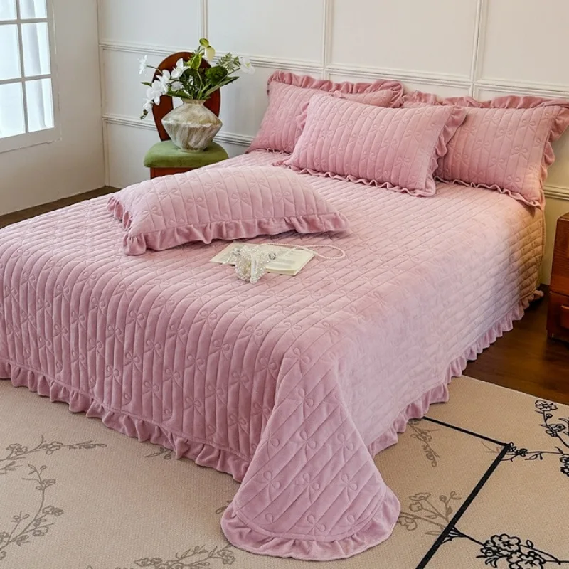 

2024 new winter style French class A engraved thickened milk fleece Korean version princess windbed cover three-piece set