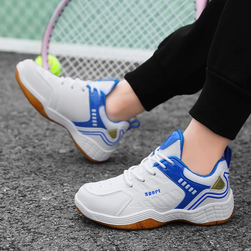 

2026 Lightweight Kid Sport Shoes Breathable Boys Girls Professional Badminton Shoes Gym Child Volleyball Tennis Fitness Sneakers