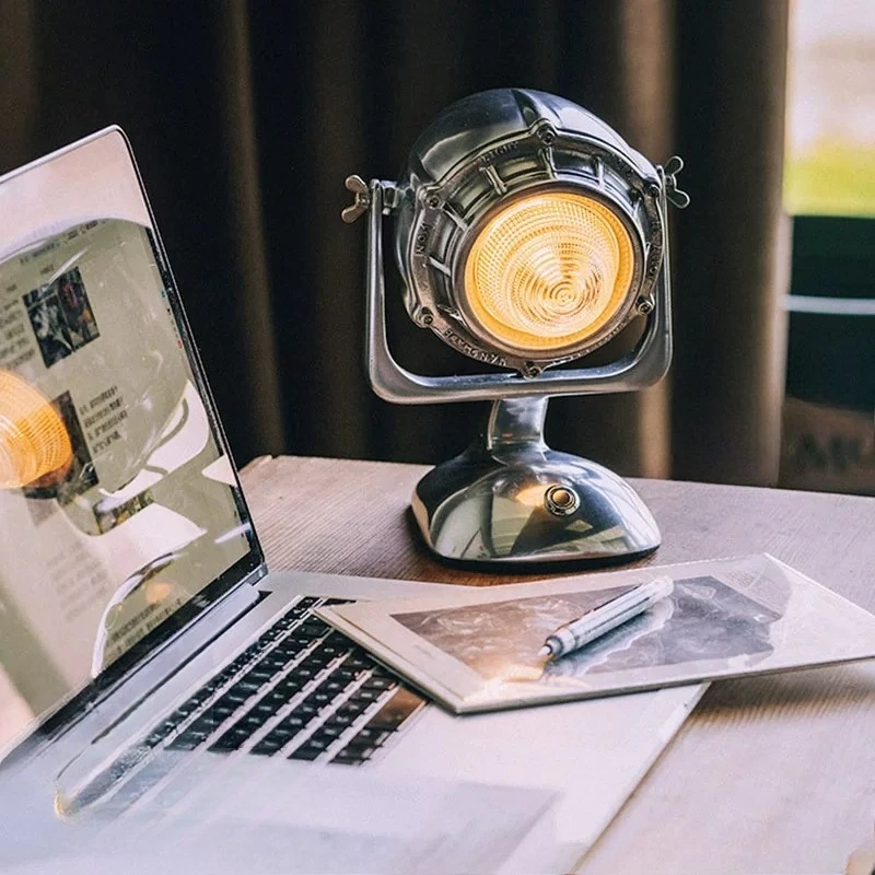Cast aluminum engine engine desk lamp charging touch retro industrial wind bedroom bedside lamp
