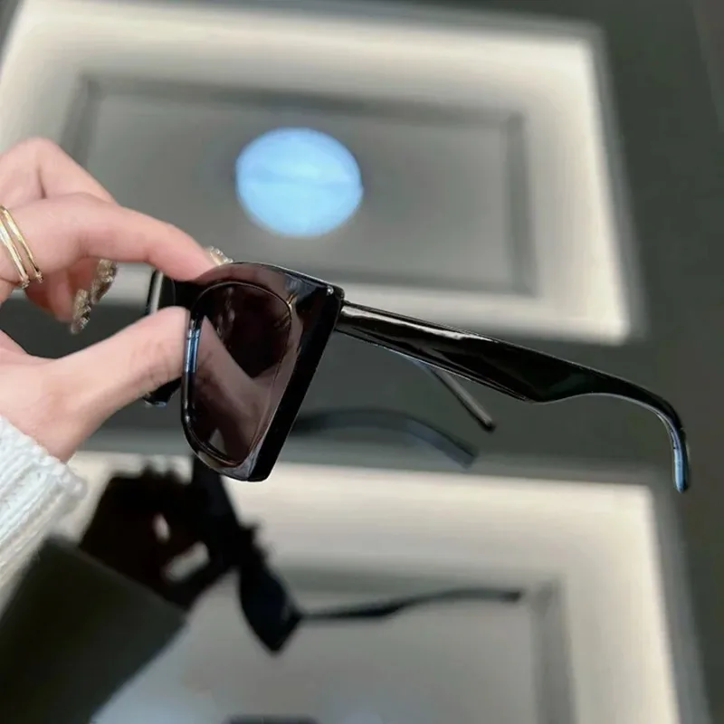 Luxury Cat Eye Black Sunglasses Women Men Brand Fashion Sun Glasses Female Male Mirror Outdoors Travel Shades Oculos De Sol view 5