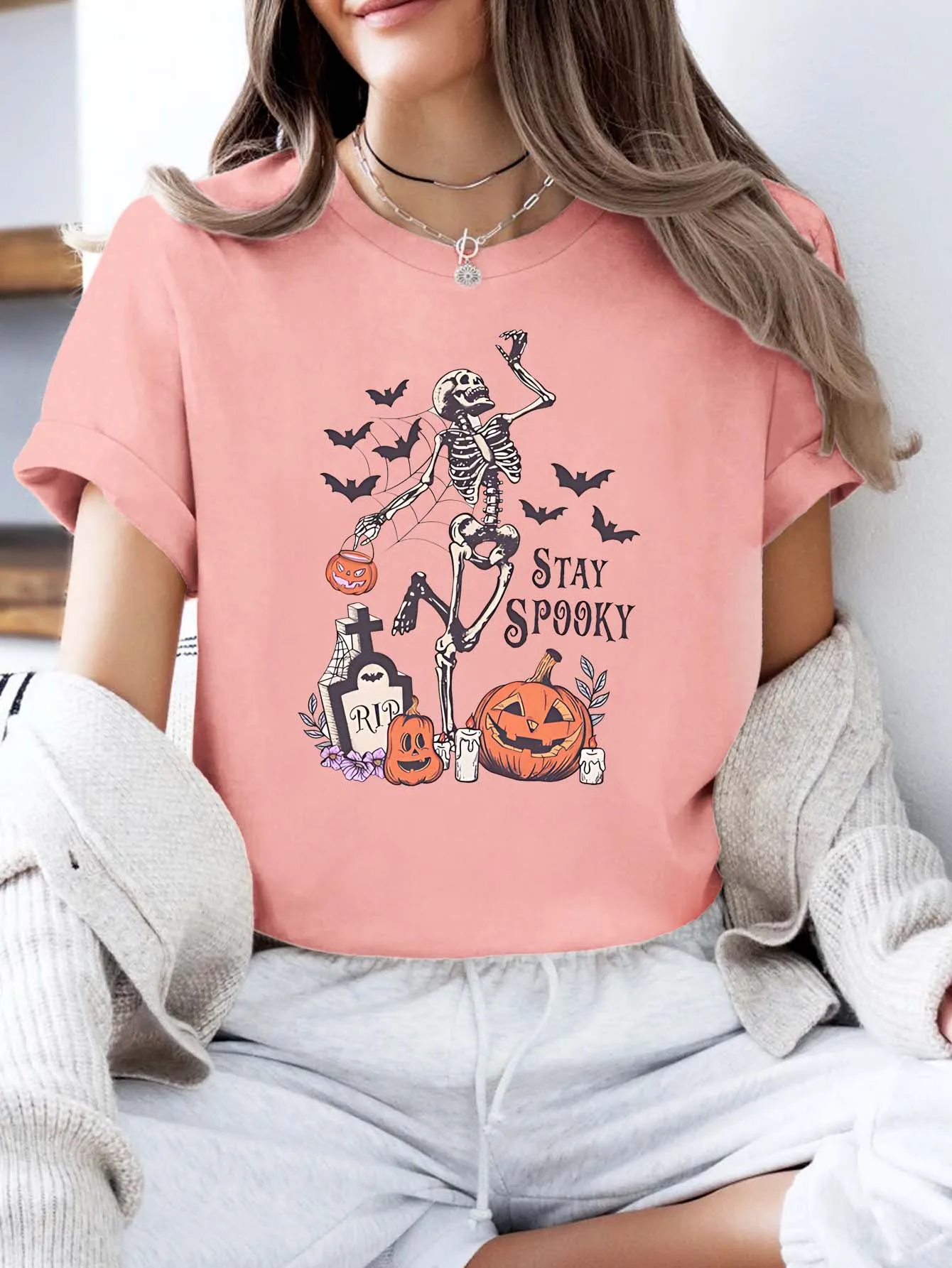 Camiseta gráfica espeluznante de Halloween de talla grande - Cráneo y calabaza de seis colores - Manga corta