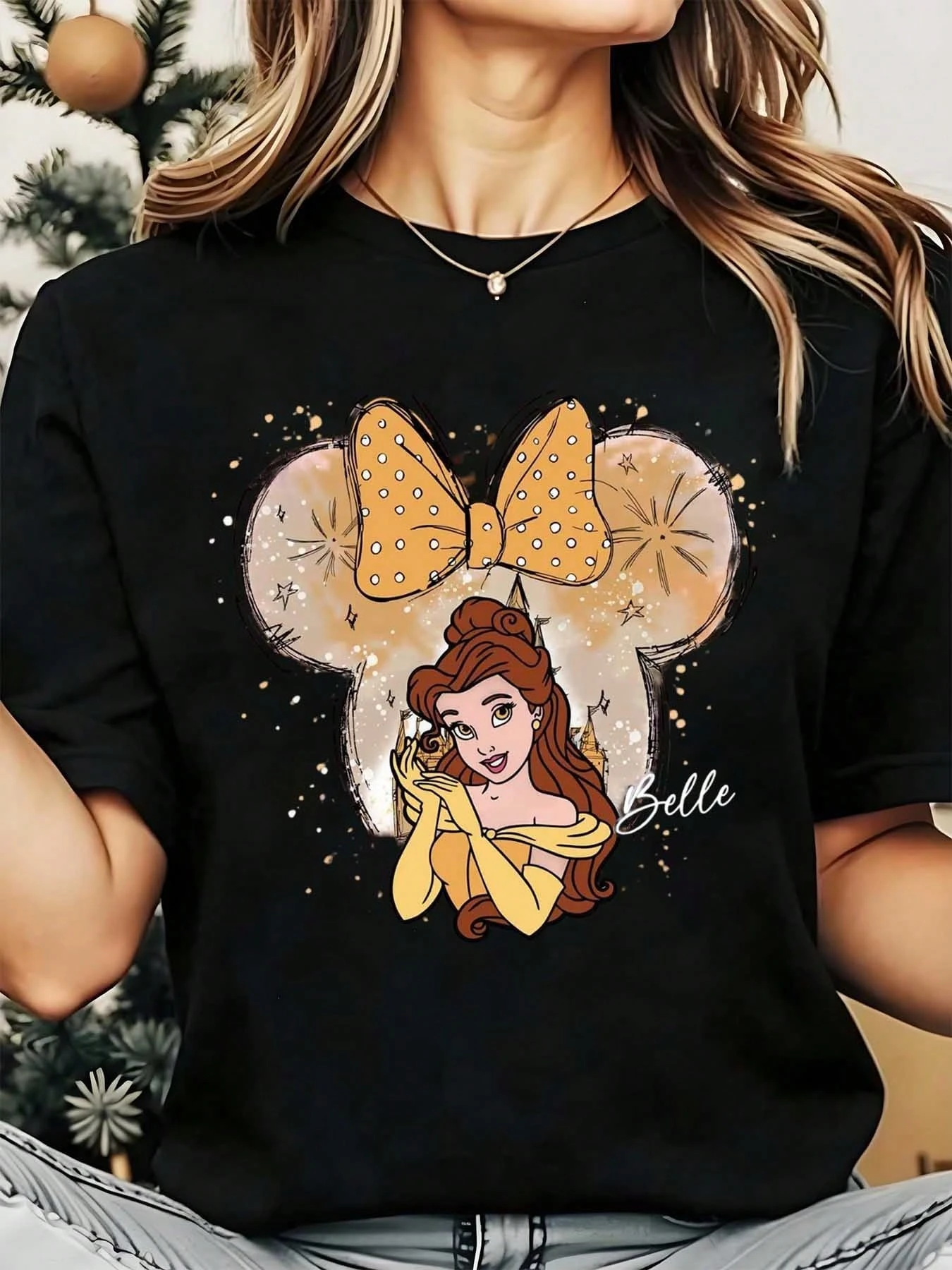 Camiseta deportiva holgada de algodón puro de alta calidad, princesa Bella de Disney en vestido amarillo con objeto mágico, pelo naranja, novedad de 2026