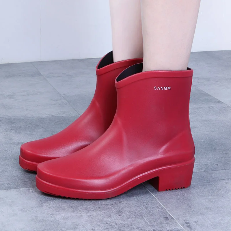 Botas de chuva em PVC com cano curto e salto alto para mulheres, sapatos de borracha impermeáveis, antiderrapantes, água de trabalho, transfronteiriço, moda adulta