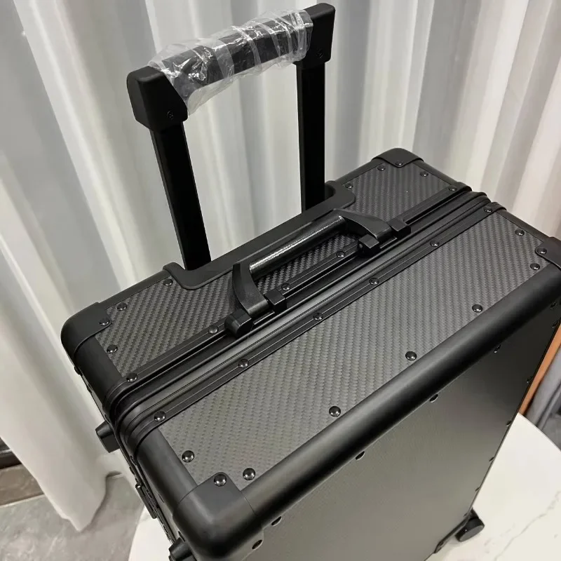 Business Travel Style Trolley Suitcase with Usb Charging Custom Travel Smart Carbon Fiber Carry on Luggage