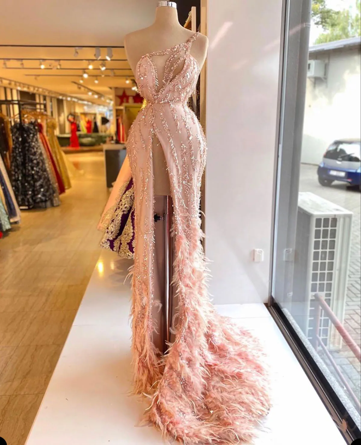 Blush Pink Vintage Mermaid Evening Dresses Luxury Feather 2022 Celebrity Prom Dress Sequins Formal Party Gown Vestidos