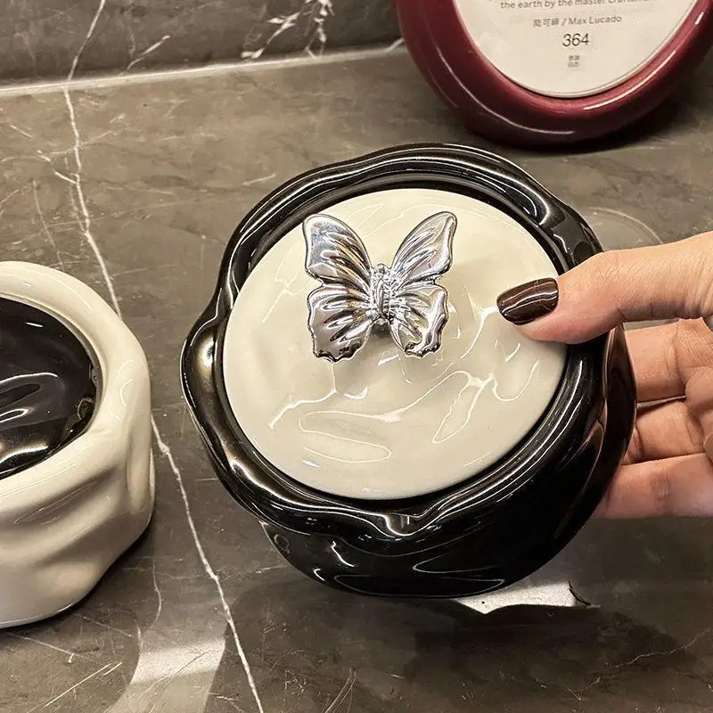 

Nordic Style High-end Black White Ceramic Ashtrays, Portable Anti-fly Ash Home Living Room Office Supplies With Lid Ashtray, 1Pc