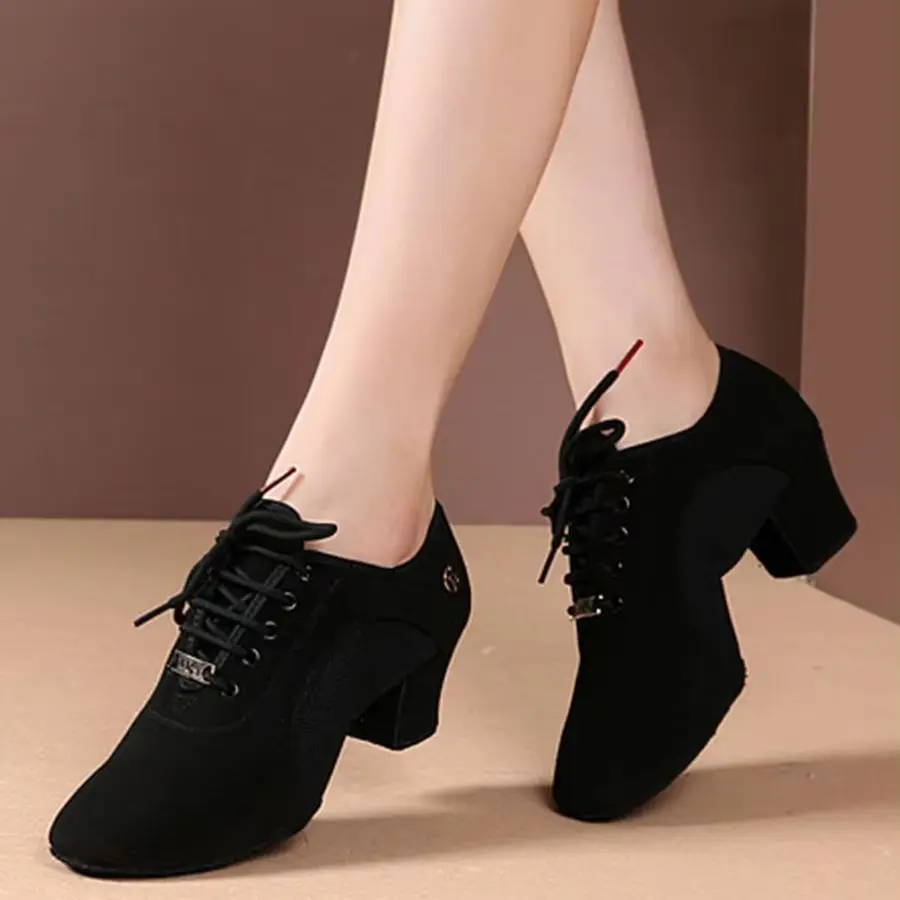 Latin dans ayakkabıları kadın Salsa balo salonu dans ayakkabıları kadın uygulama dans ayakkabıları orta topuk bayanlar Modern caz dans Sneakers