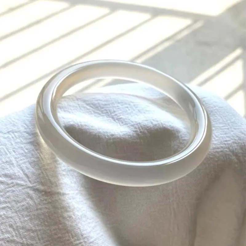 

Natural High-ice Agate Bracelet, Suitable for Daily Wear and Accessories