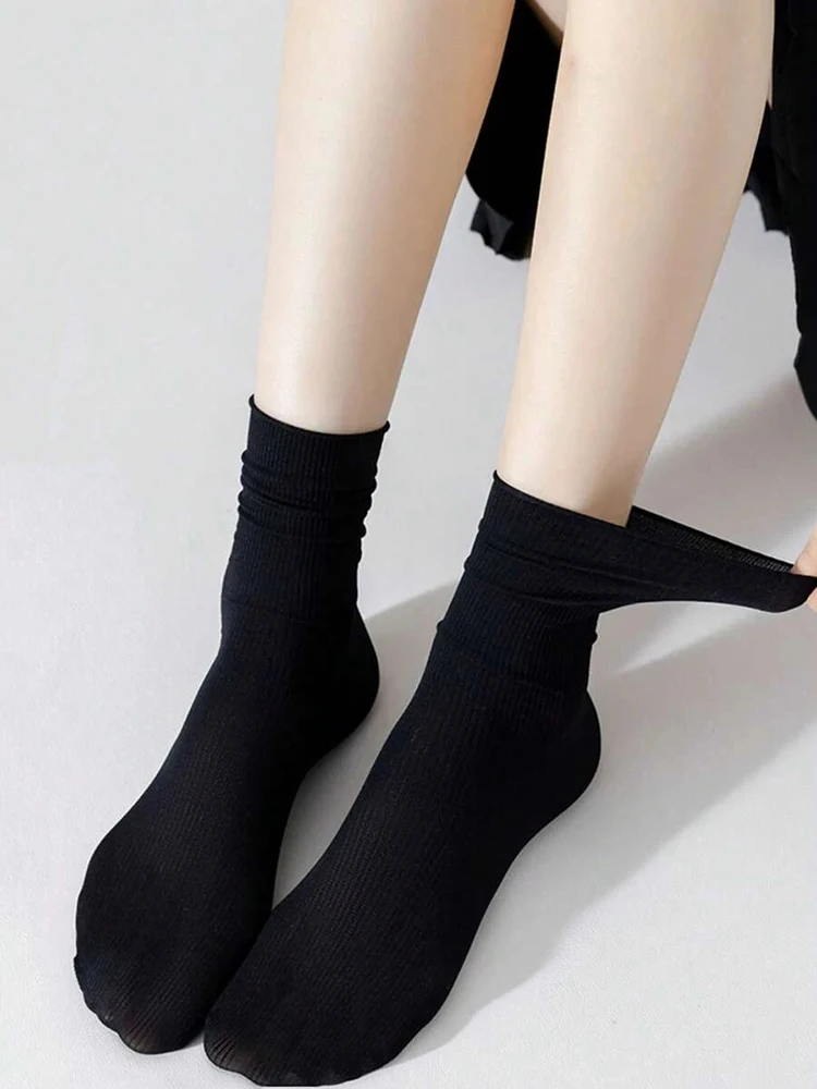 10 Paar mittellange Damensocken, trendige, vielseitige, schwarz-weiße, einfarbige, weiche, bequeme, leichte, atmungsaktive Freizeitsocken – Detail 5