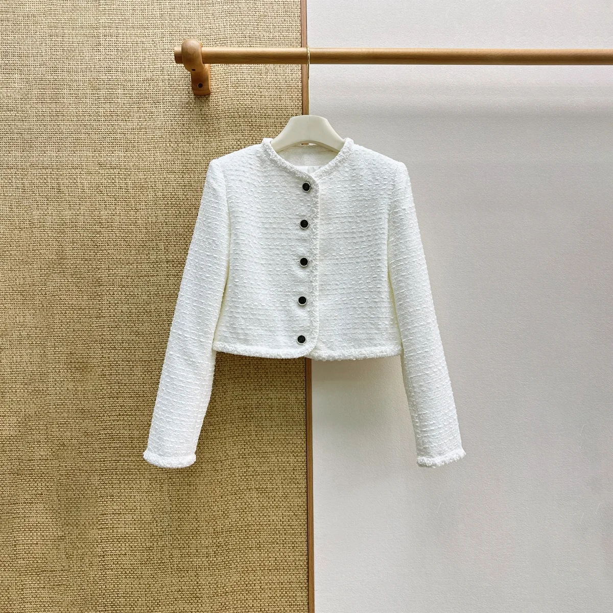 2026 high-quality new women's short jacket with round neck, rough edges, and coarse floral patterns, versatile in temperament--h