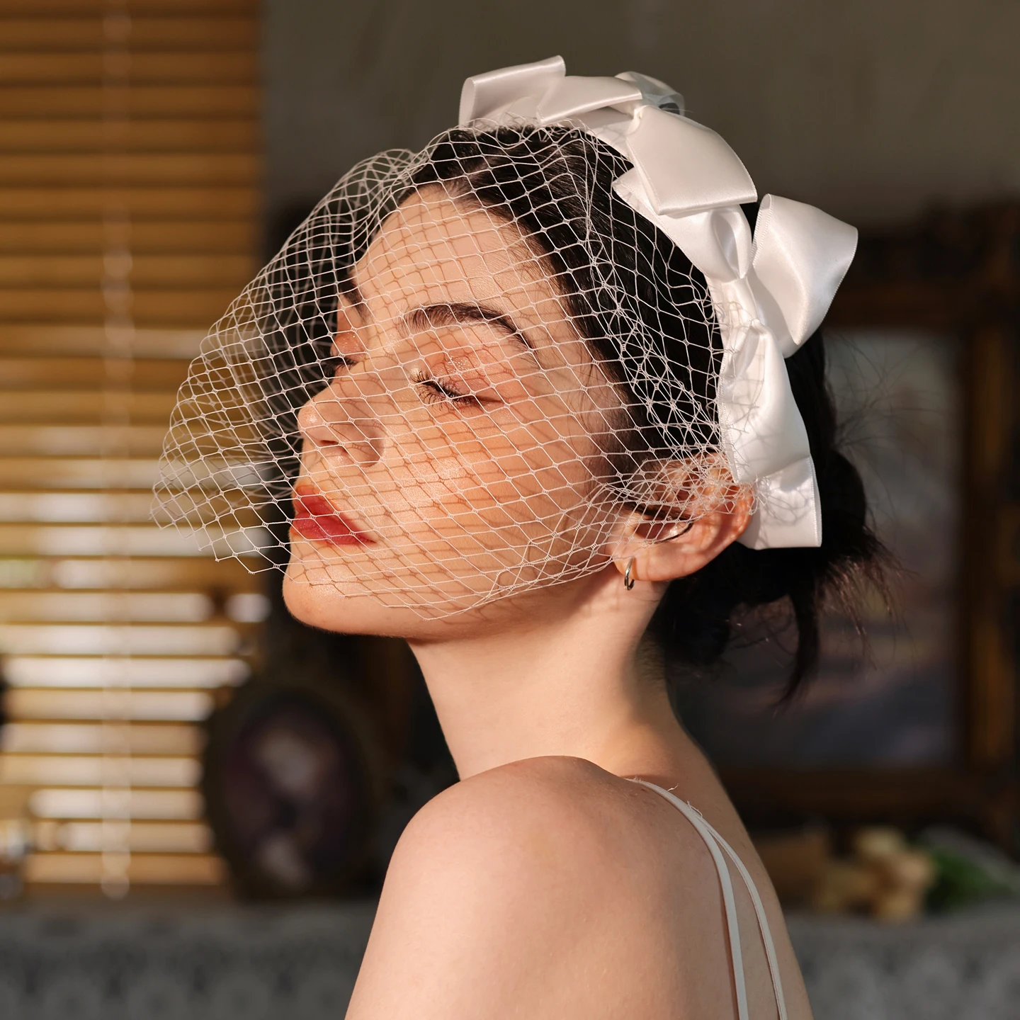 

V510 French Hepburn Style Veil Small Head Veil Vintage White Bow Hairband Bride Wedding Evening Accessories