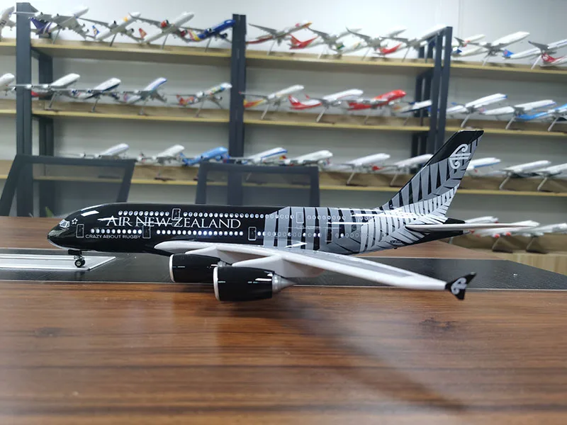 

47CM Newzealand A380 Aircraft New Zealand Airlines Model W Light and Wheel Landing Gear Diecast Plastic Resin Plane Toy