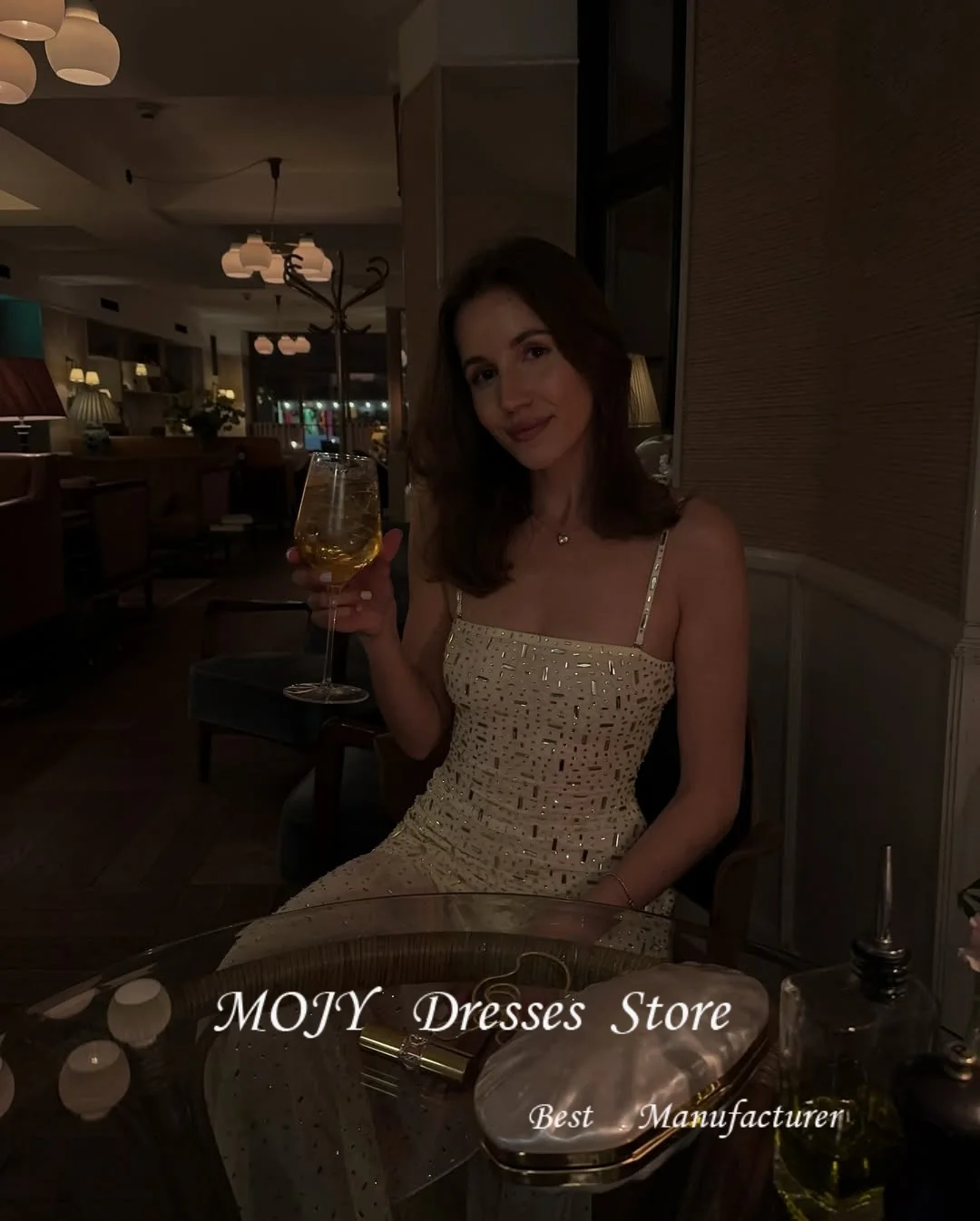 Mojy カスタマイズされたスパゲッティストラップグリッターイリュージョンプロムドレスサイドハイスリットセクシーなドレスフロアレングスパーティードレス