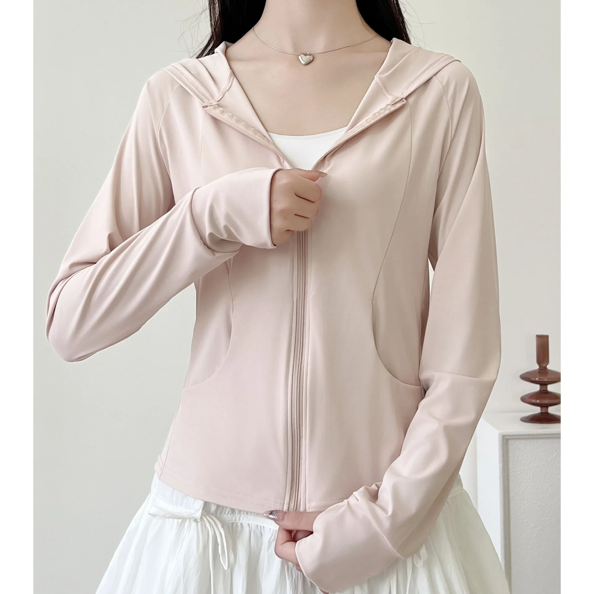 

Pink Summer Outdoor Ice Silk Sunscreen Clothes New UV Resistant and Sun Shading Lightweight Skin Clothes Sunscreen Clothes