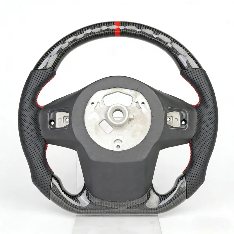 

Руль для Toyota Camry, Corolla, RAV4, Avalon 2018-2024 из настоящего карбона с черной перфорированной кожей