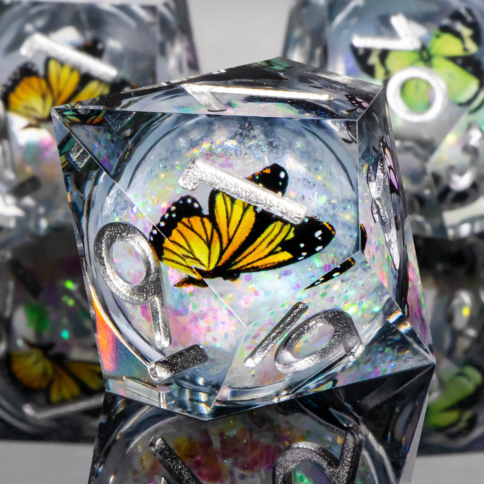 مجموعة نرد D&D الأساسية السائلة DND، نرد الزنزانة والتنين ذات الحافة الحادة، لعب الأدوار RPG D and D D D20 D12 D10 D8 D6 D4